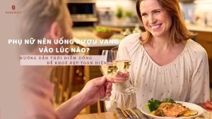 phu-nu-nen-uong-ruou-vang-vao-luc-nao