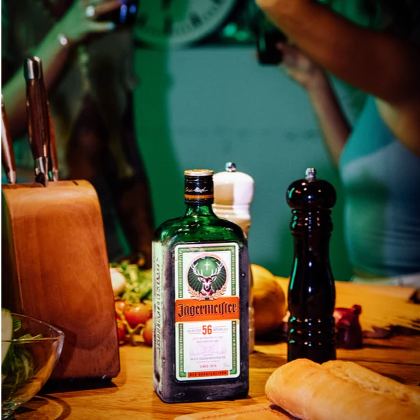 Rượu Liqueur Jagermeister 350ml (Imported) 2 Rượu Liqueur Jagermeister 350ml (Imported) - Ảnh 2