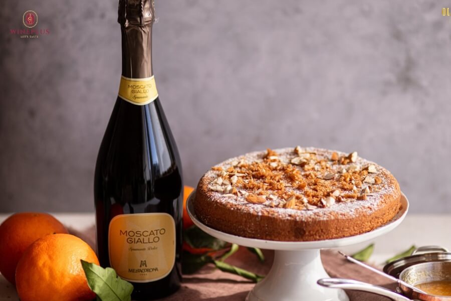 ruou-vang-y-mezzacorona-moscato-giallo-spumante