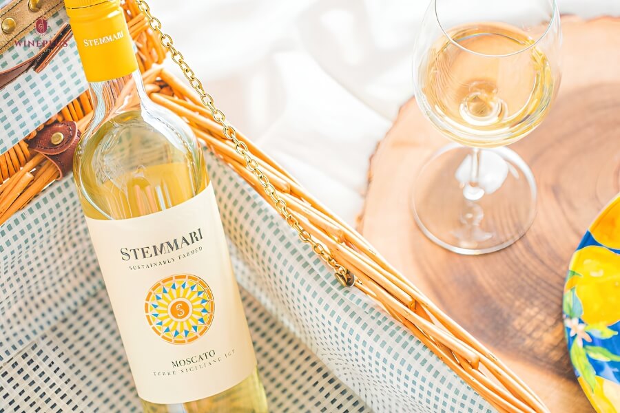 ruou-vang-y-stemmari-moscato-siciliane-igt